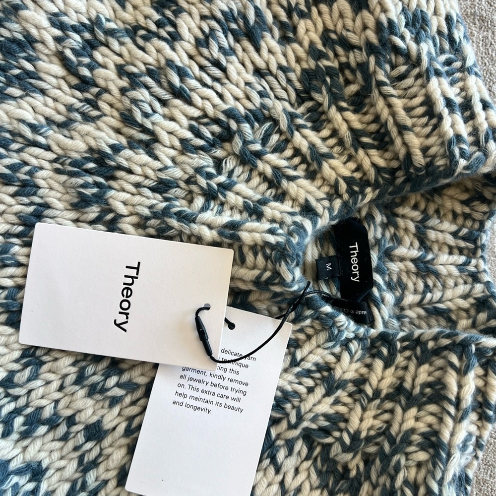 Theory - Chevron -  Blue and Cream Women's Sweater NEW with Tags - Picture 6 of 7